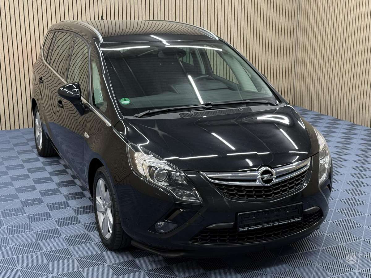 Opel Zafira 2014 — photo 8