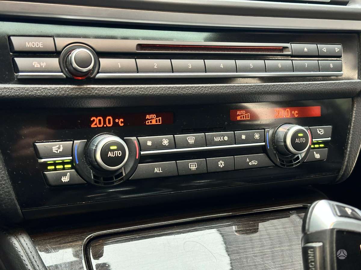 BMW 525 2012 — photo 26