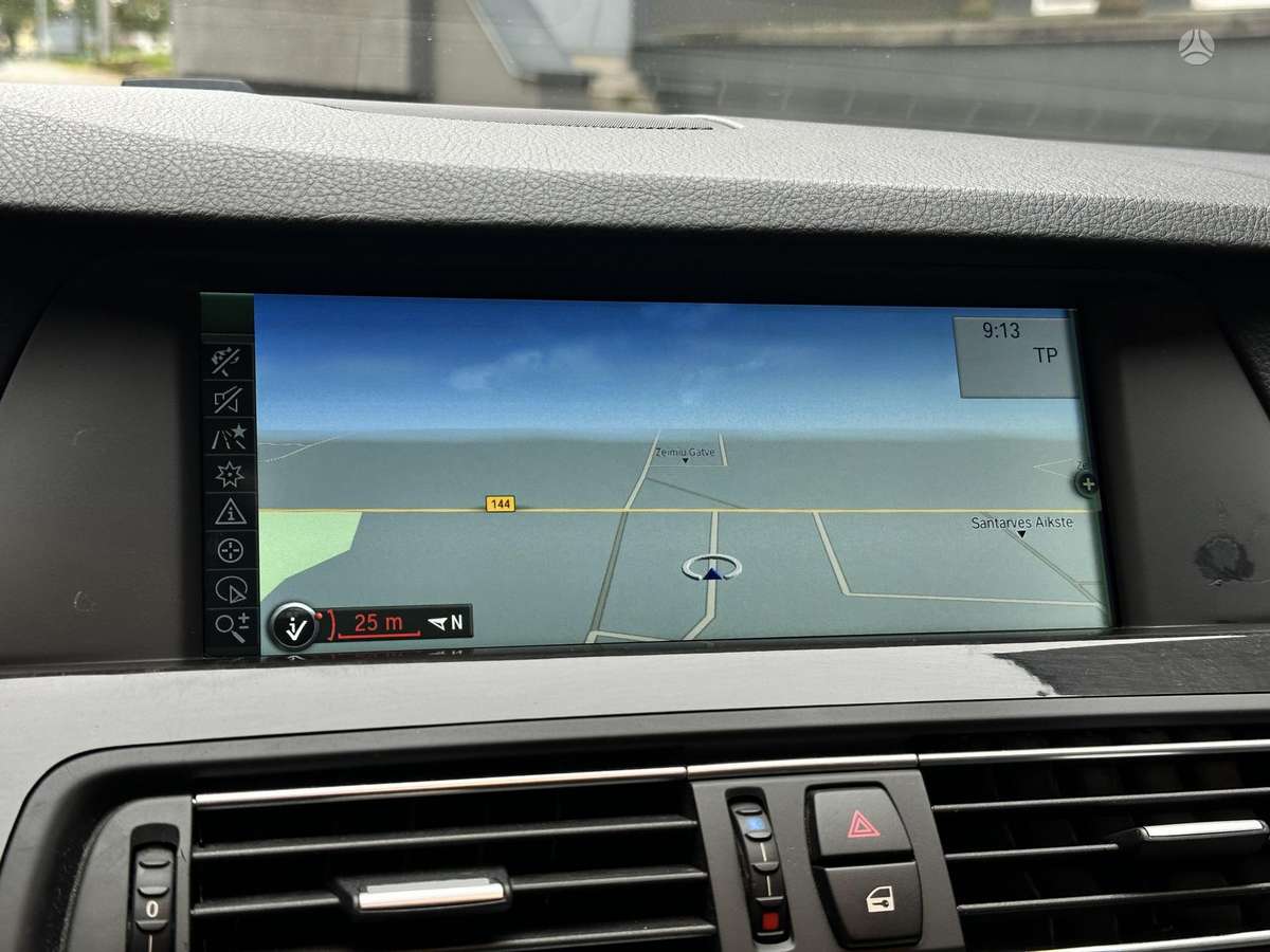 BMW 525 2012 — photo 28