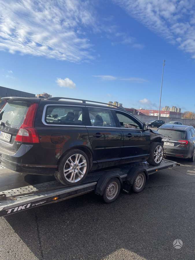 Volvo V70 2010 — engine 2401 cm³, 185 HP (136kW)