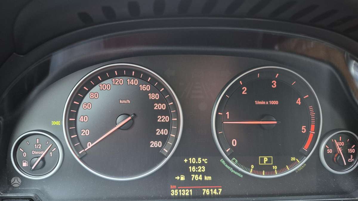 BMW 520 2010 — photo 8