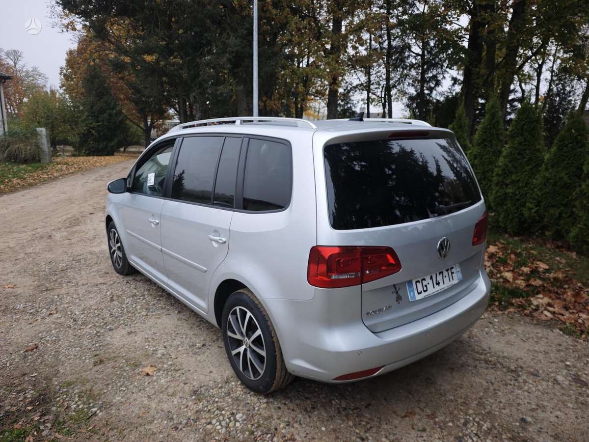 Volkswagen Touran 2012 — photo 6