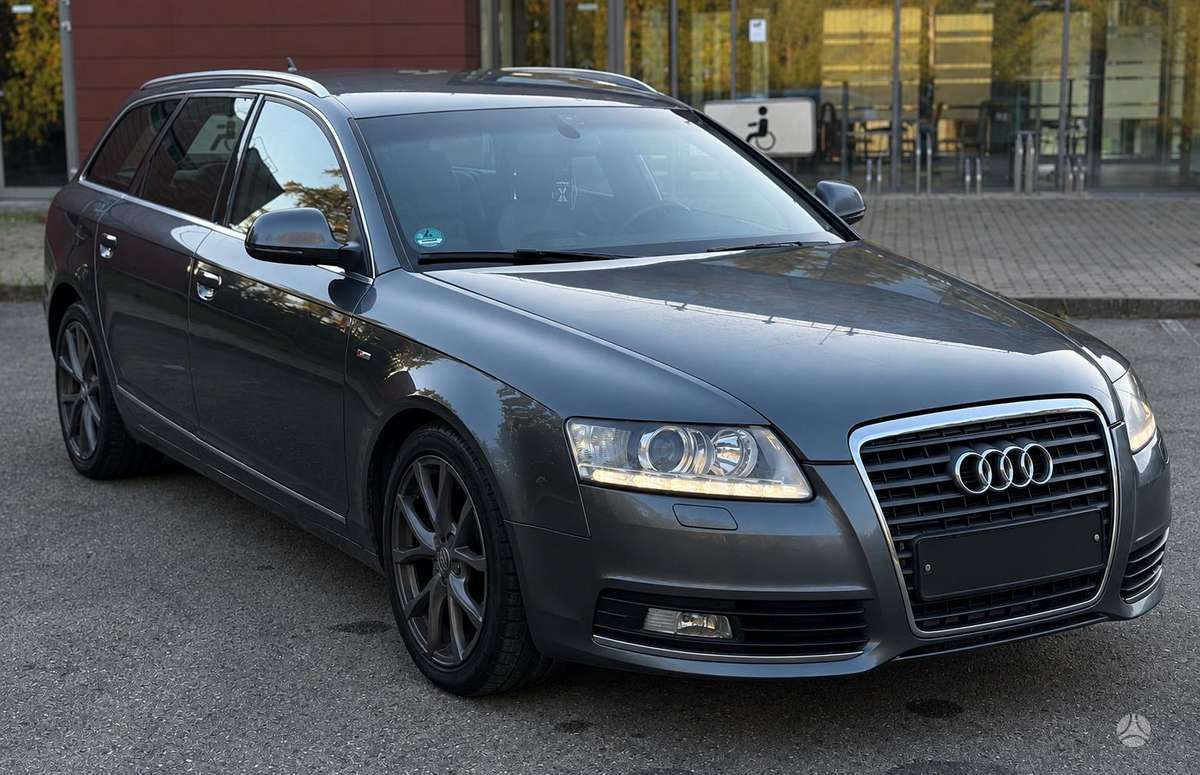 Audi A6 2009 — салон