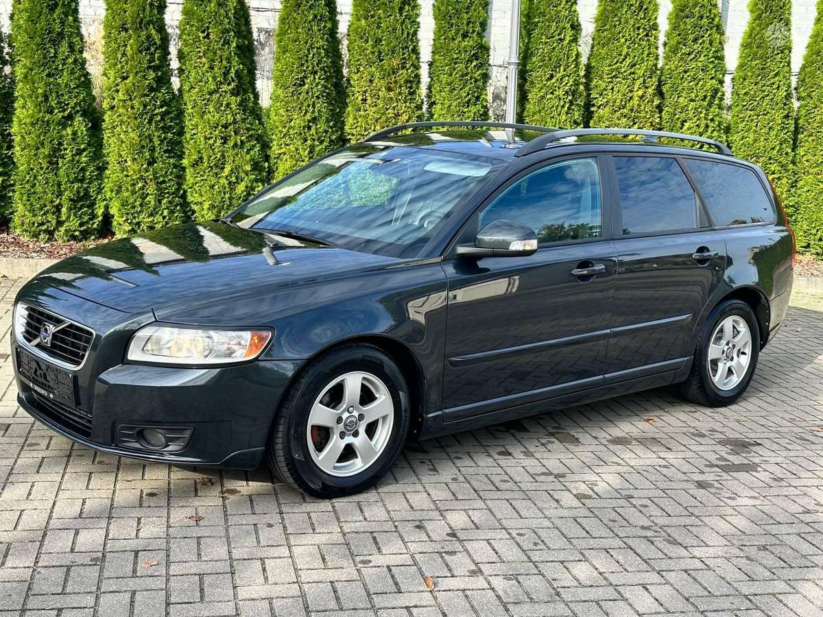 Volvo V50 2010 — фото 7