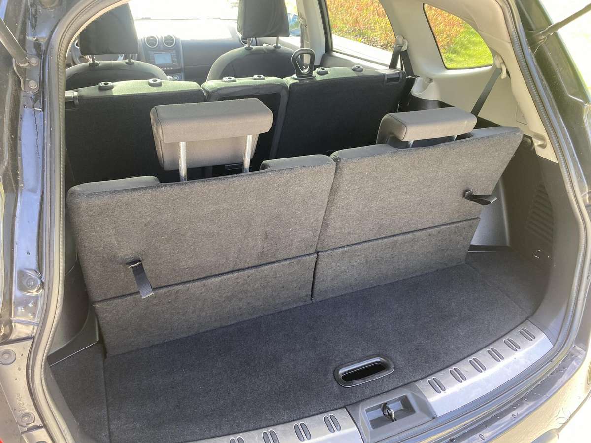 Nissan Qashqai+2 2010 — photo 11