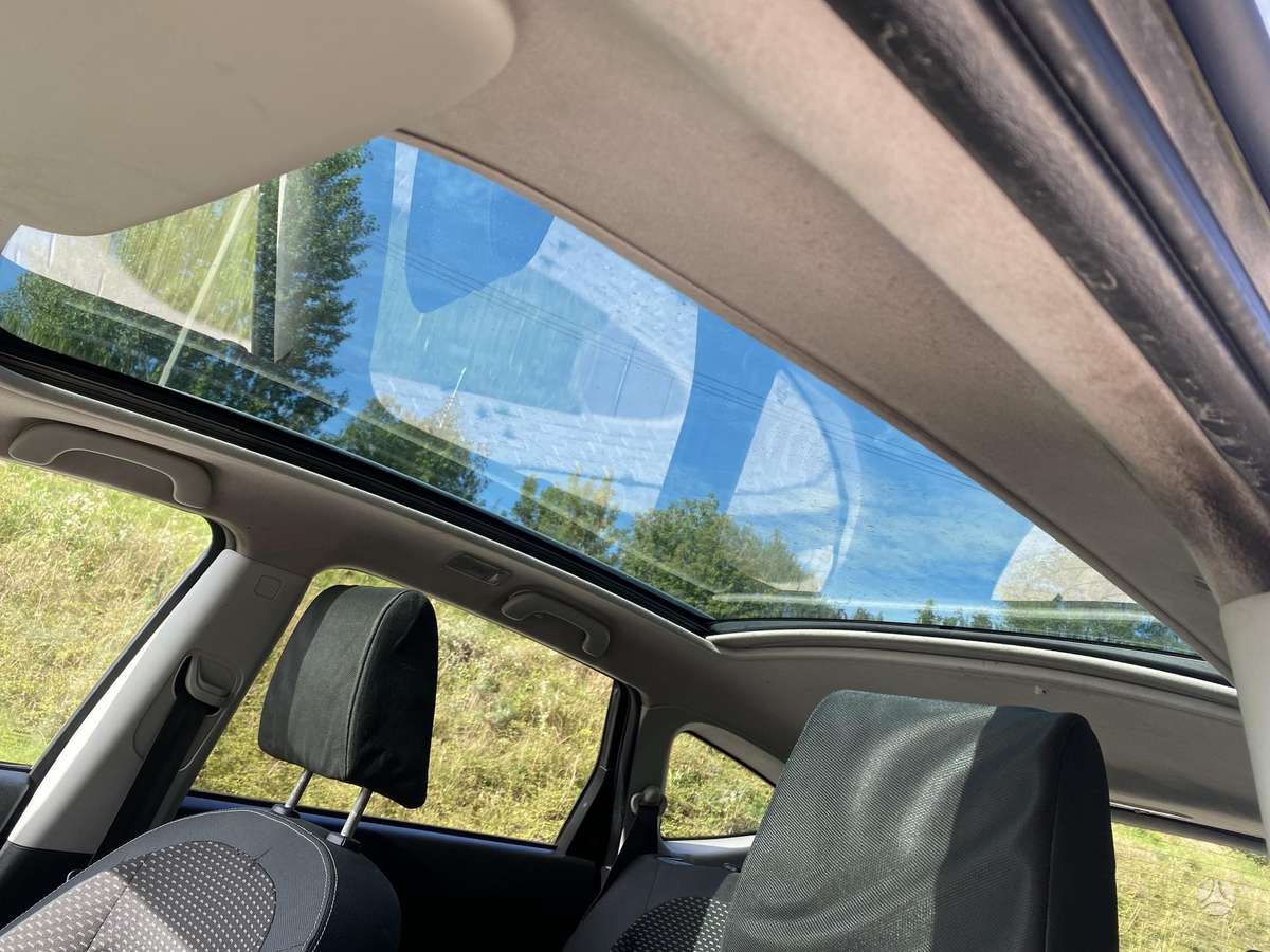Nissan Qashqai+2 2010 — photo 12