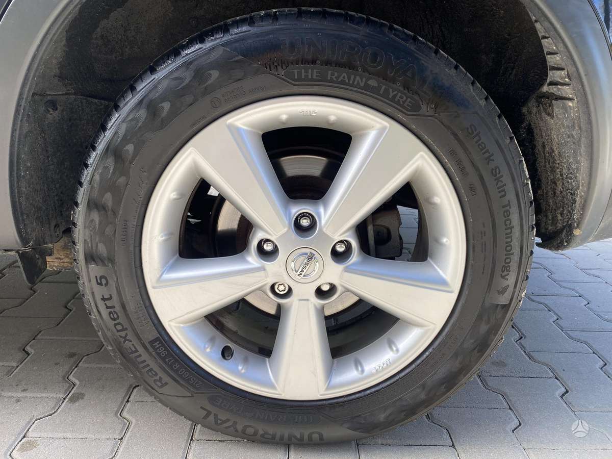 Nissan Qashqai+2 2010 — photo 15