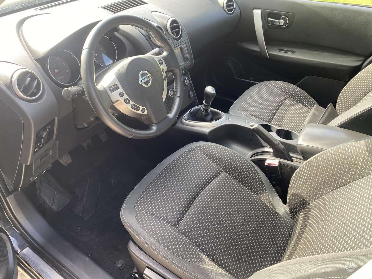 Nissan Qashqai+2 2010 — photo 7