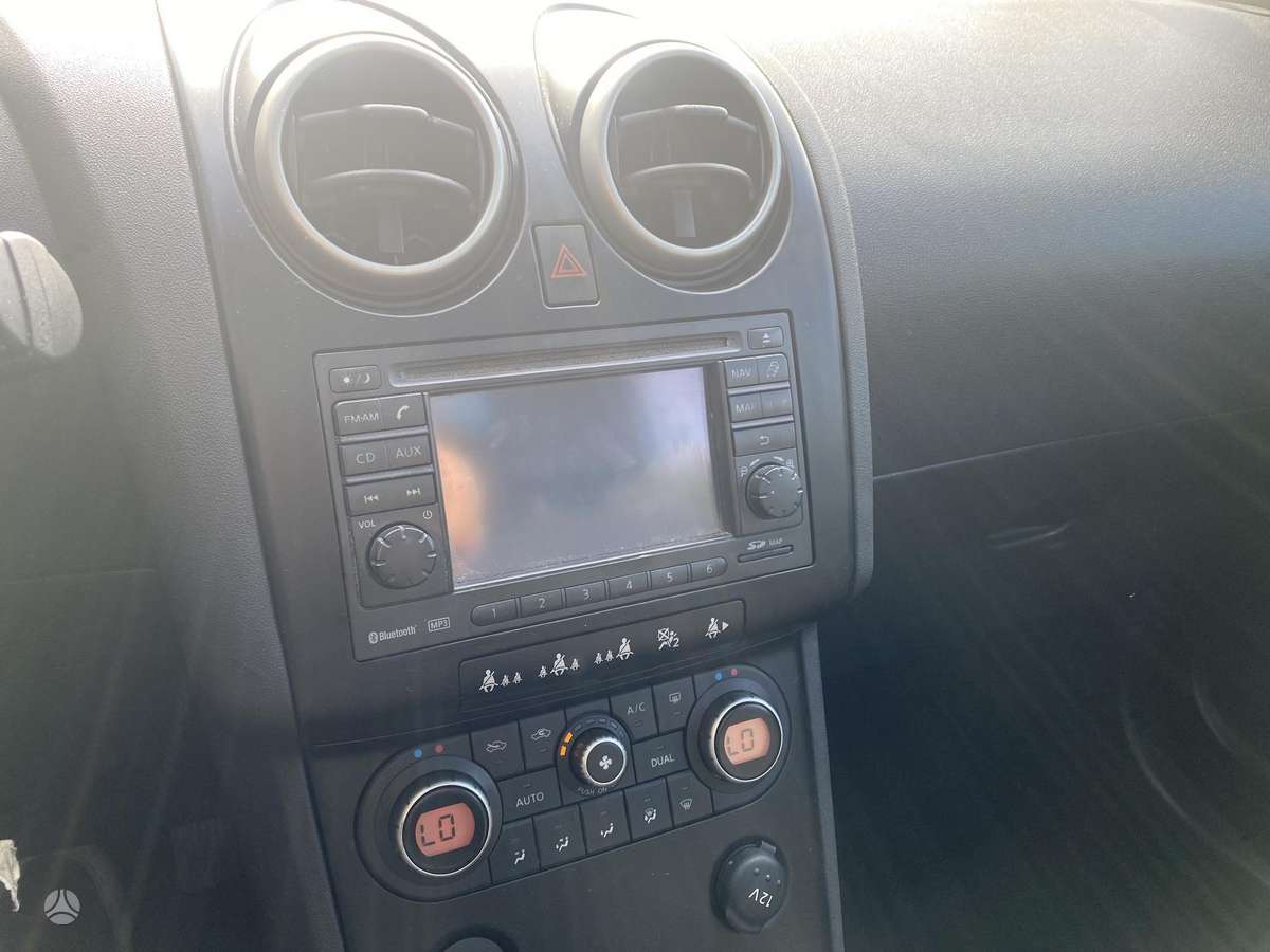 Nissan Qashqai+2 2010 — photo 9
