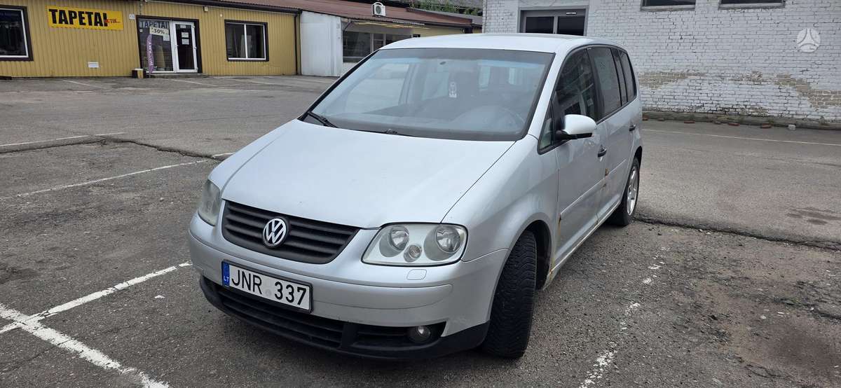 Volkswagen Touran 2005 — interior