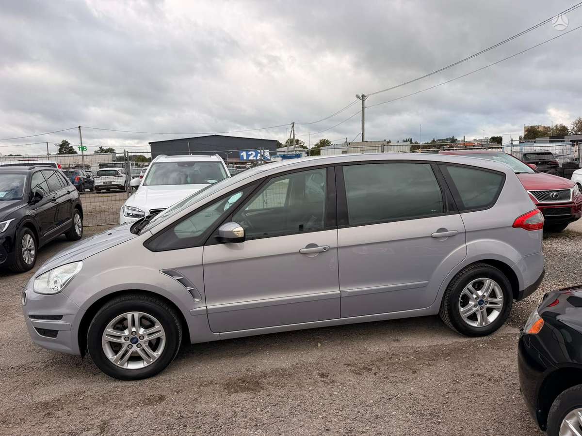 Ford S-MAX 2011 — photo 11