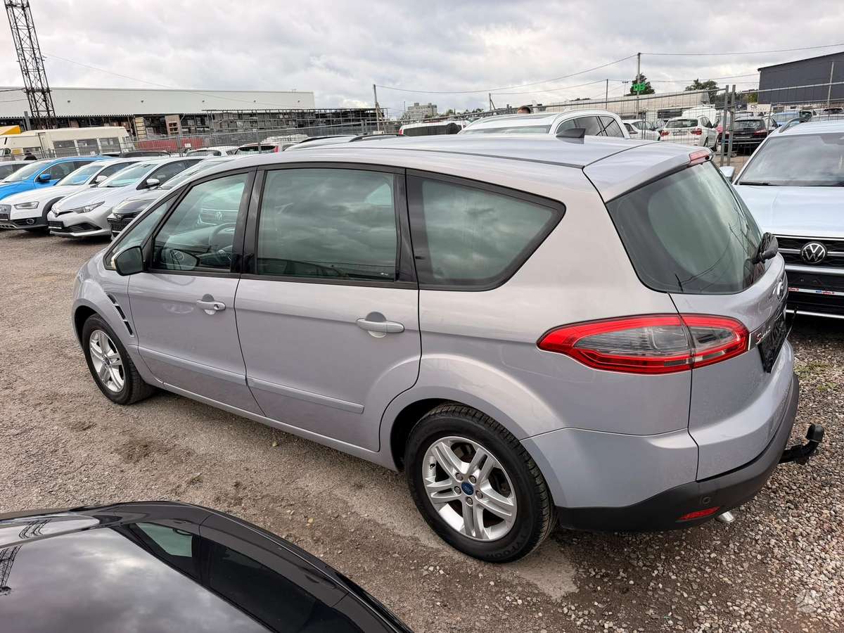 Ford S-MAX 2011 — photo 5