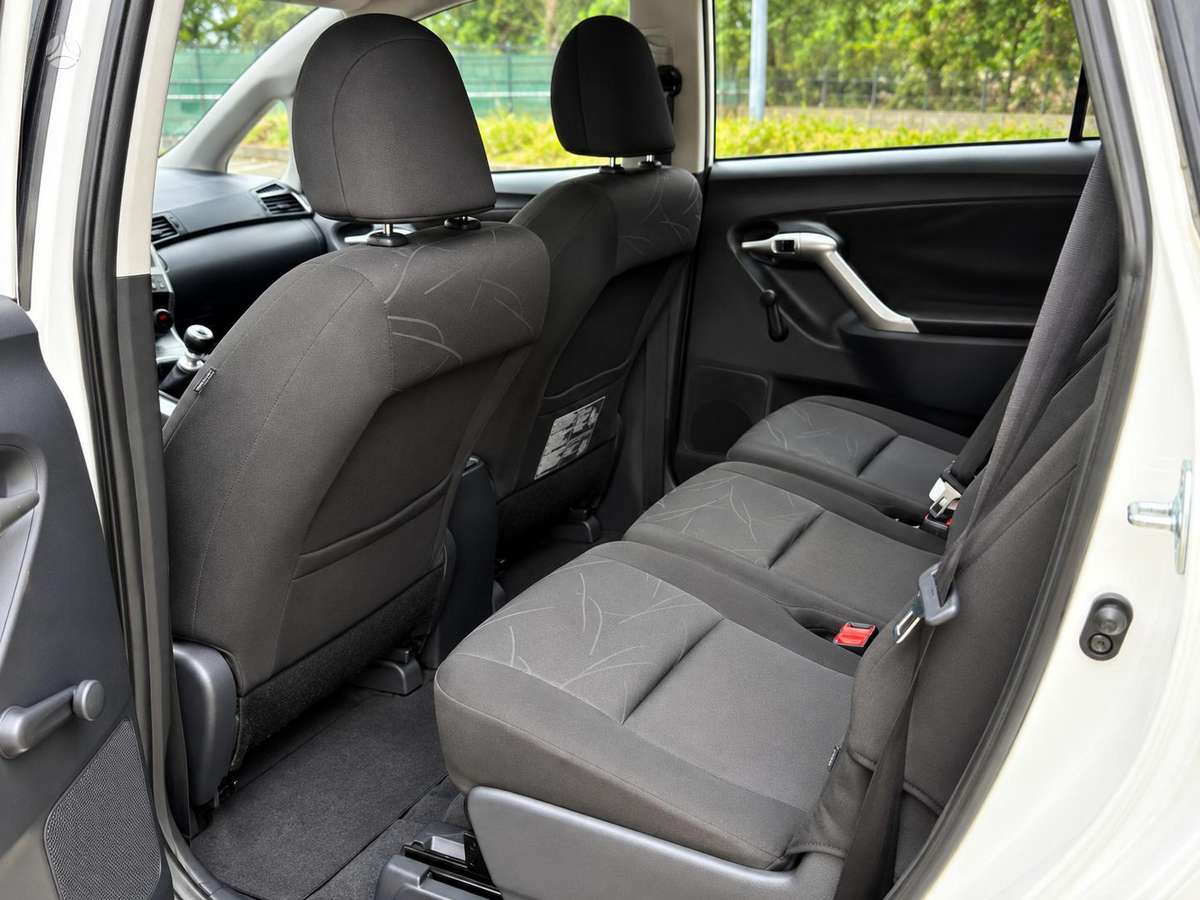Toyota Verso 2012 — photo 14