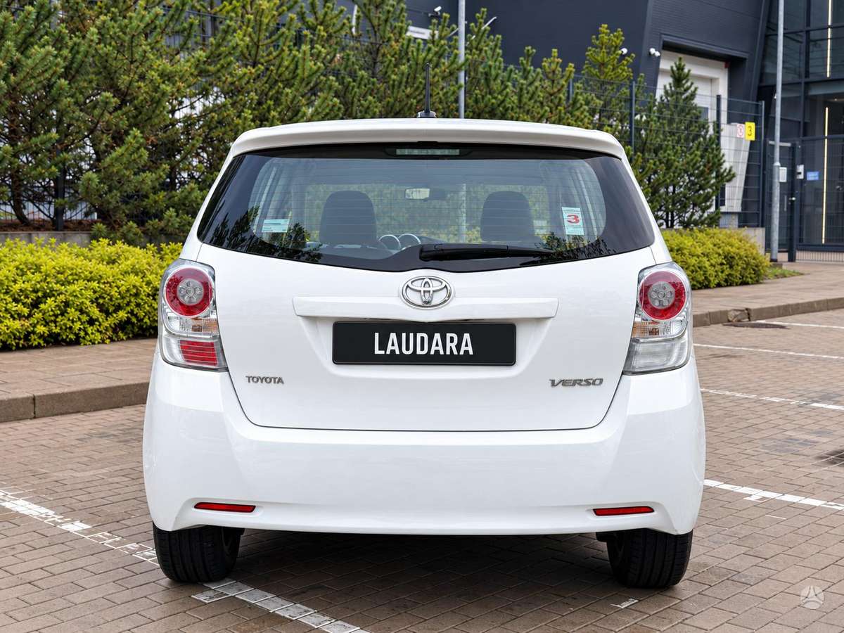Toyota Verso 2012 — engine 1998 cm³, 126 HP (93kW)