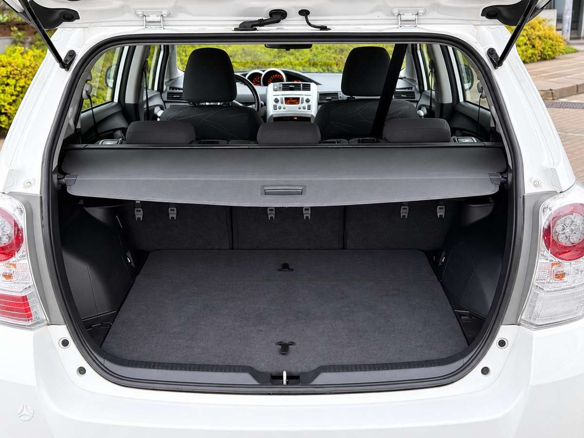 Toyota Verso 2012 — photo 5