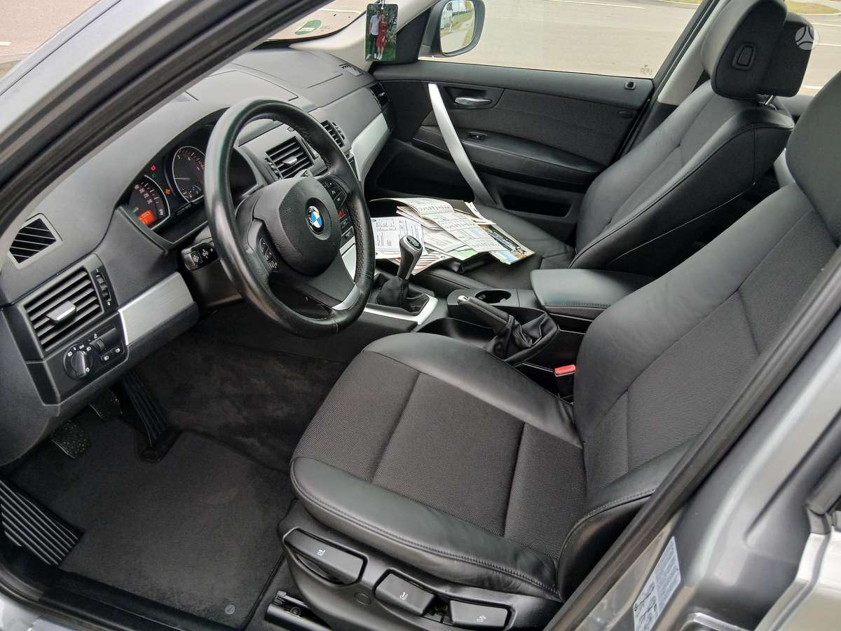 BMW X3 2010 — photo 28
