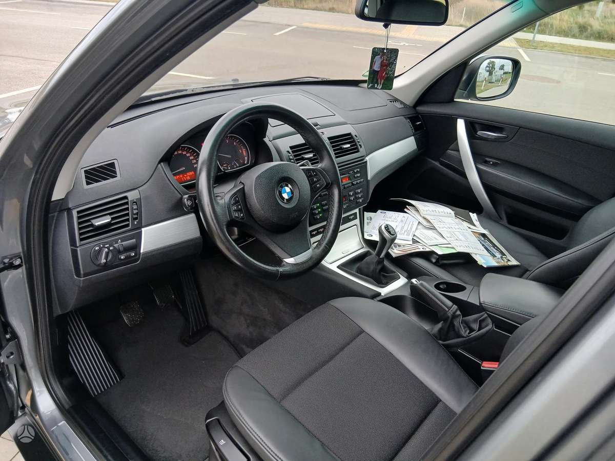 BMW X3 2010 — photo 30