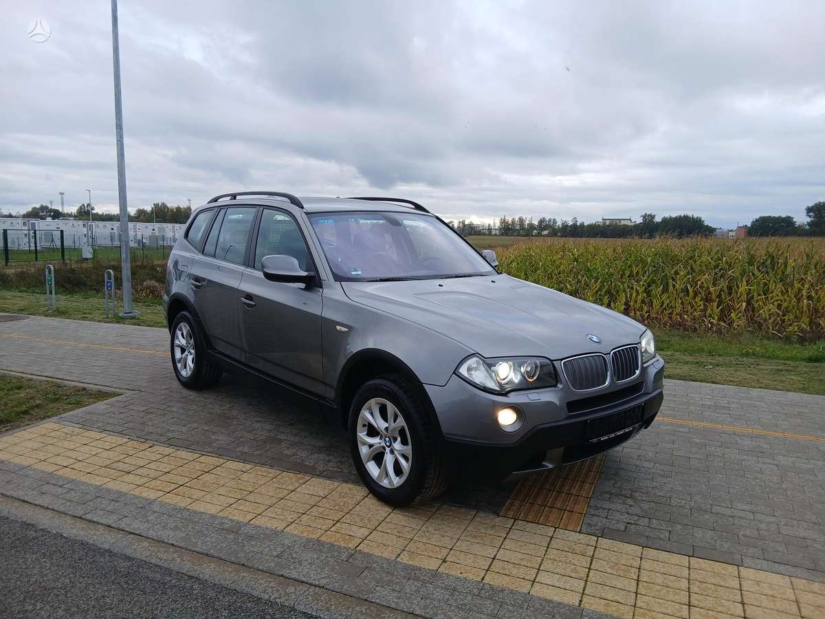 BMW X3 2010 — photo 7