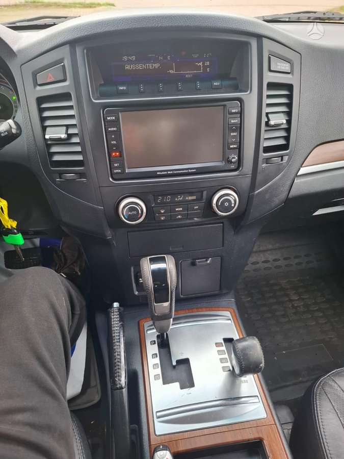 Mitsubishi Pajero 2007 — photo 16