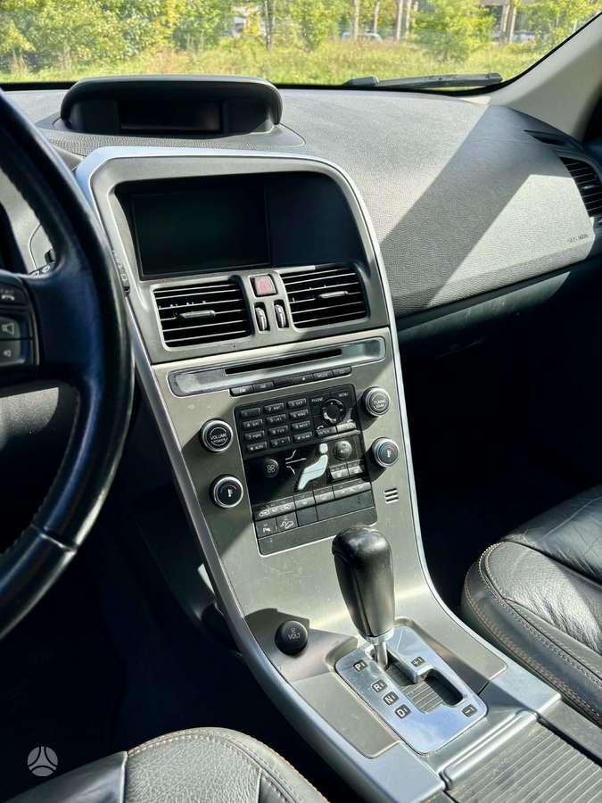 Volvo XC60 2010 — engine 2953 cm³, 286 HP (210kW)