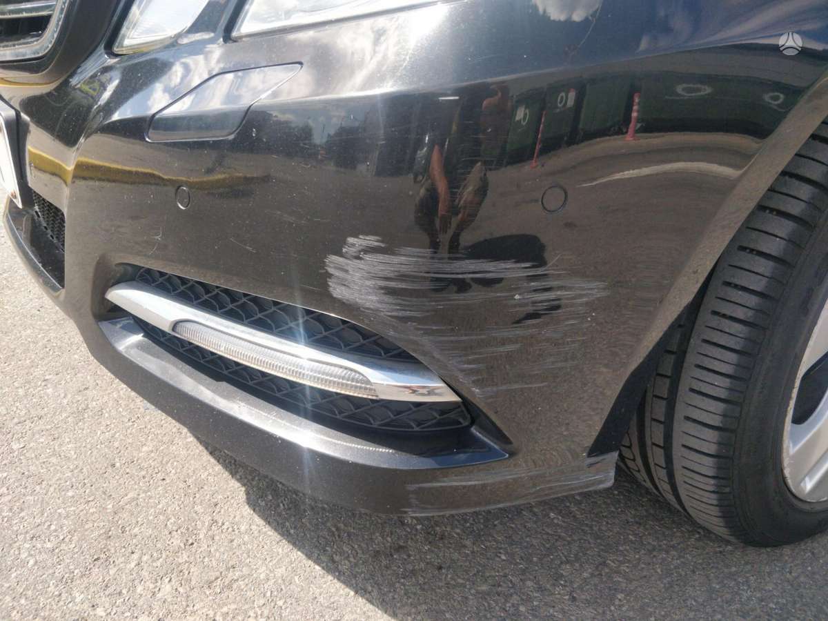 Mercedes-Benz E350 2012 — photo 11