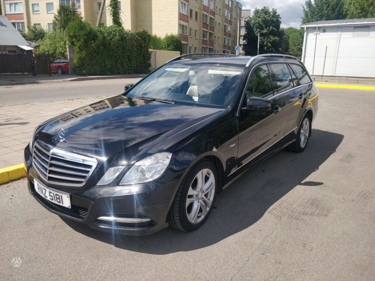 Mercedes-Benz E350 2012 — photo 15