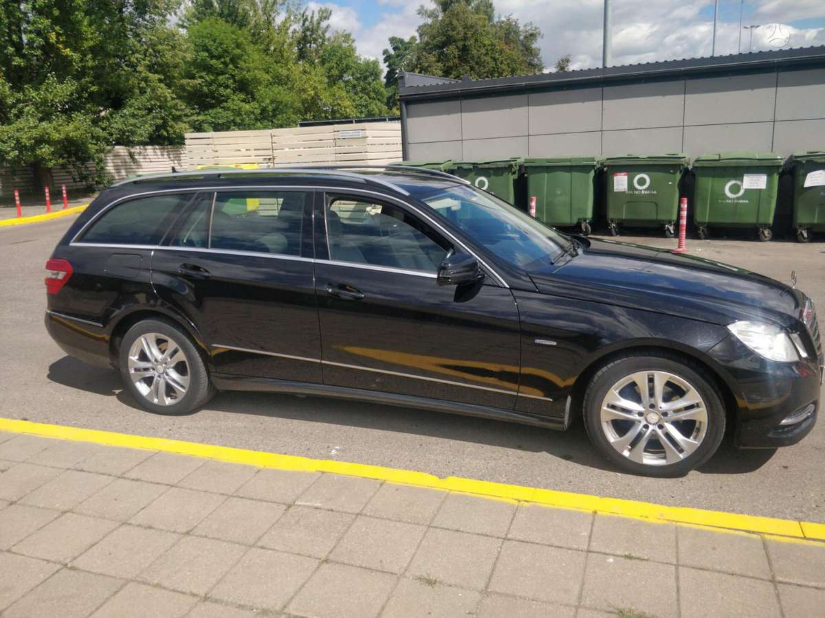 Mercedes-Benz E350 2012 — photo 21