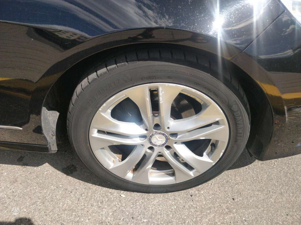 Mercedes-Benz E350 2012 — photo 24