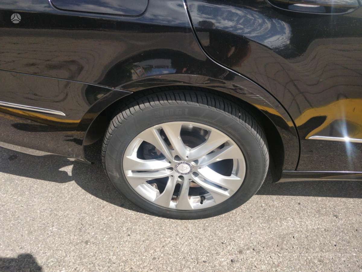 Mercedes-Benz E350 2012 — photo 26