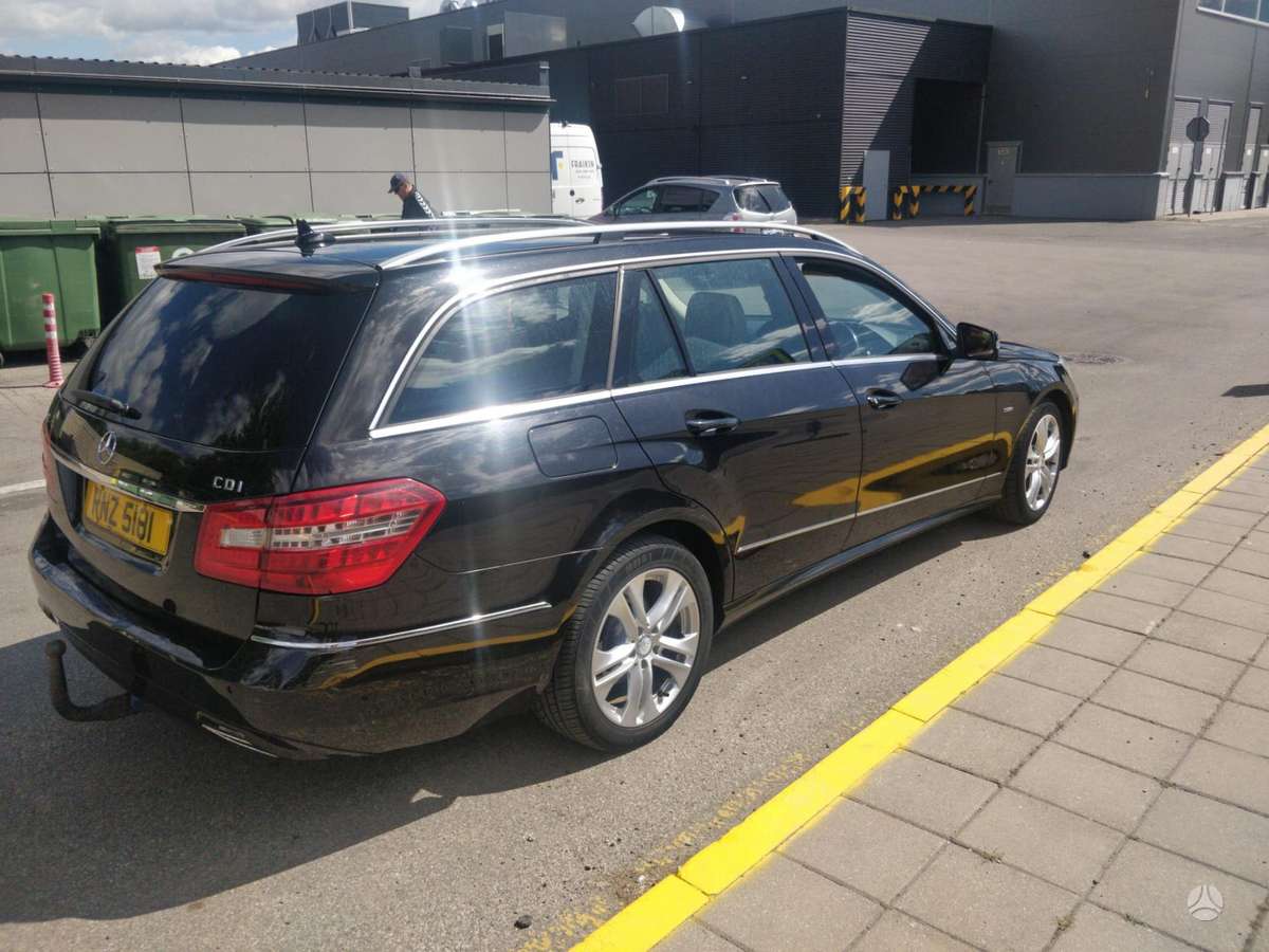 Mercedes-Benz E350 2012 — engine 2143 cm³, 204 HP (150kW)