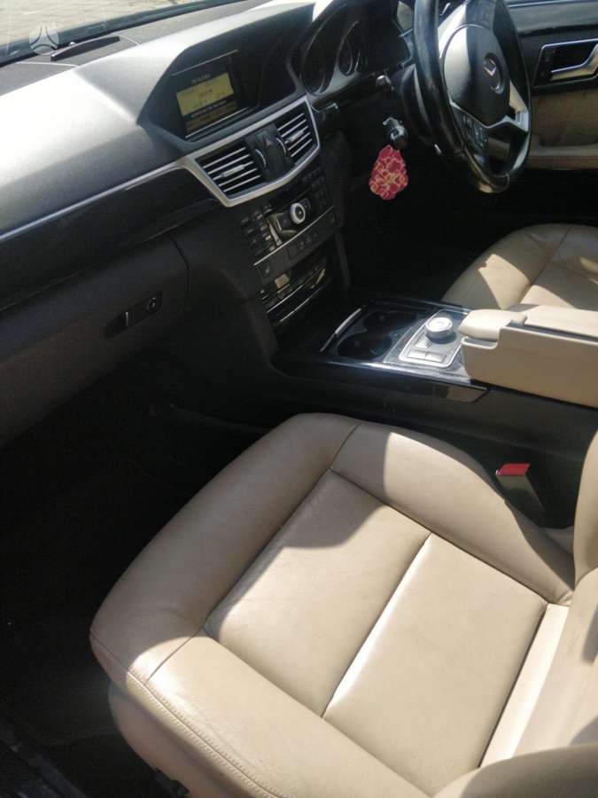Mercedes-Benz E350 2012 — photo 6