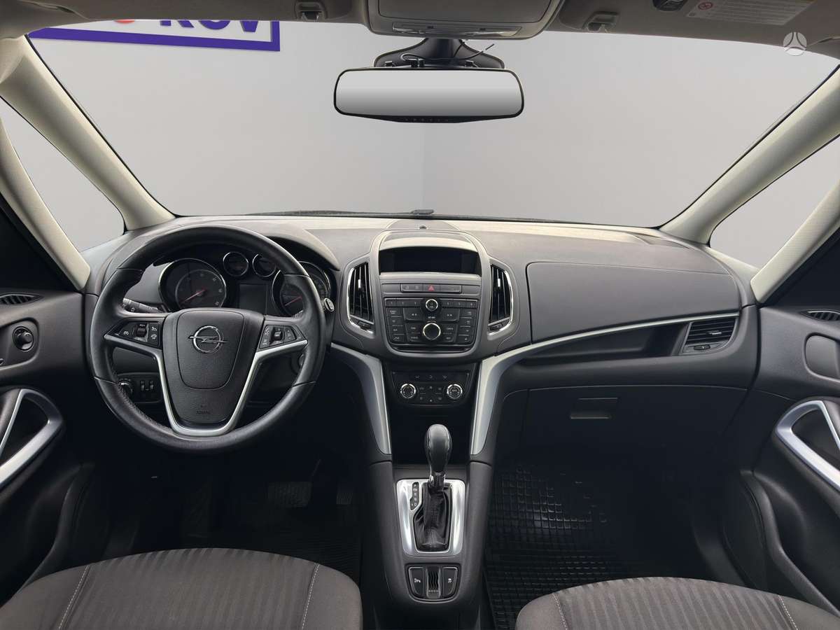 Opel Zafira 2012 — фото 12