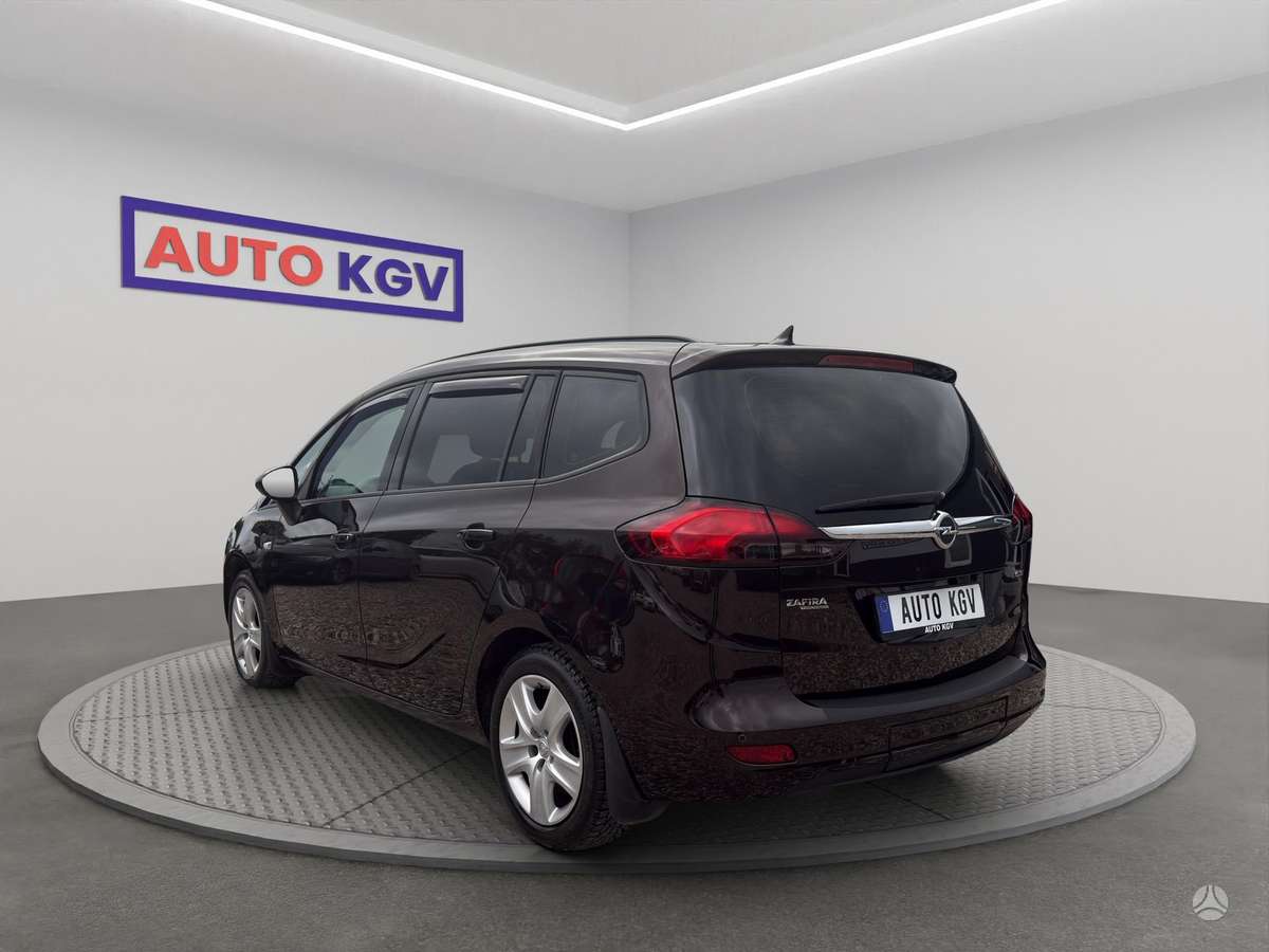 Opel Zafira 2012 — салон