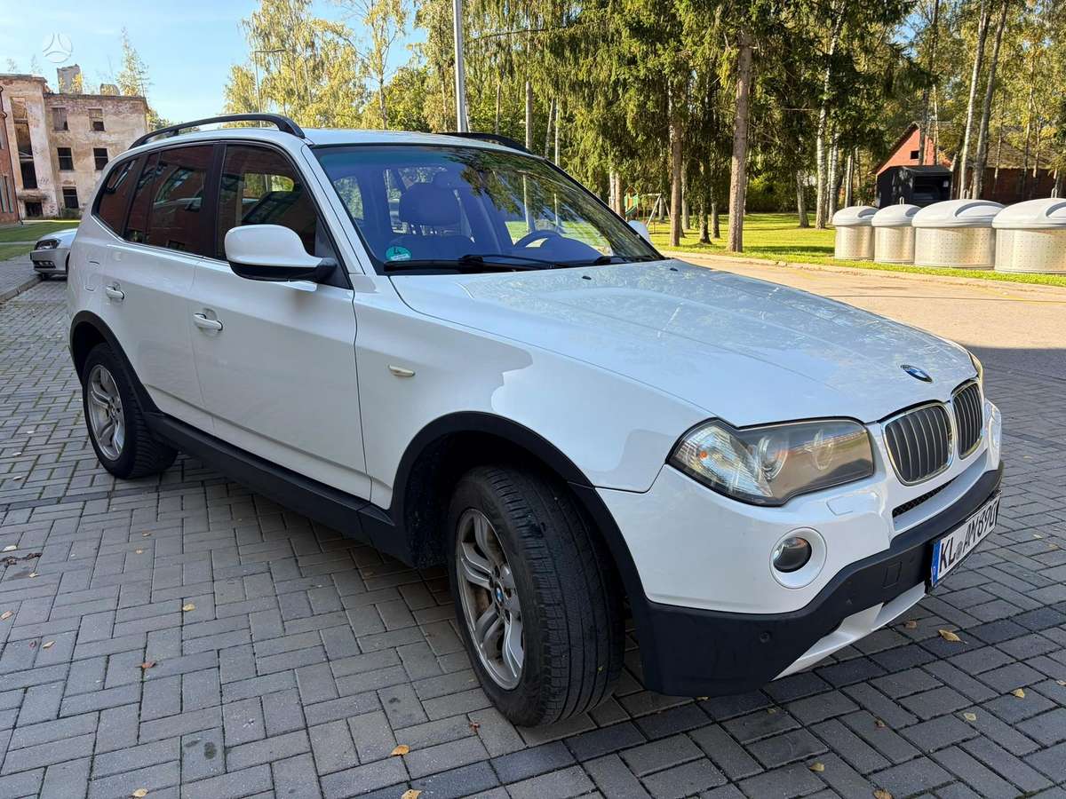 BMW X3 2009 — салон