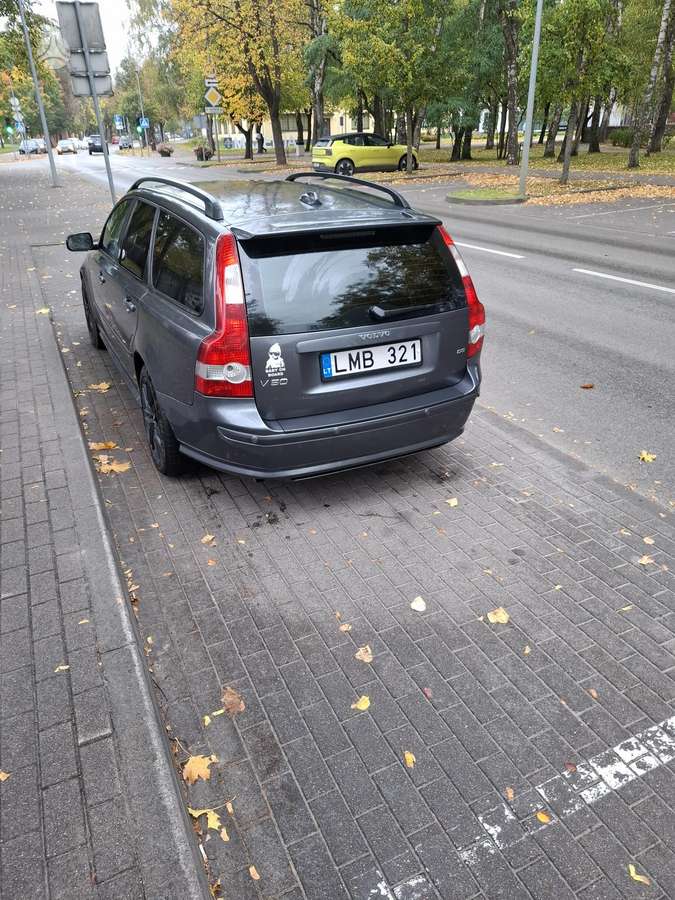 Volvo V50 2007 — engine 2400 cm³, 179 HP (132kW)