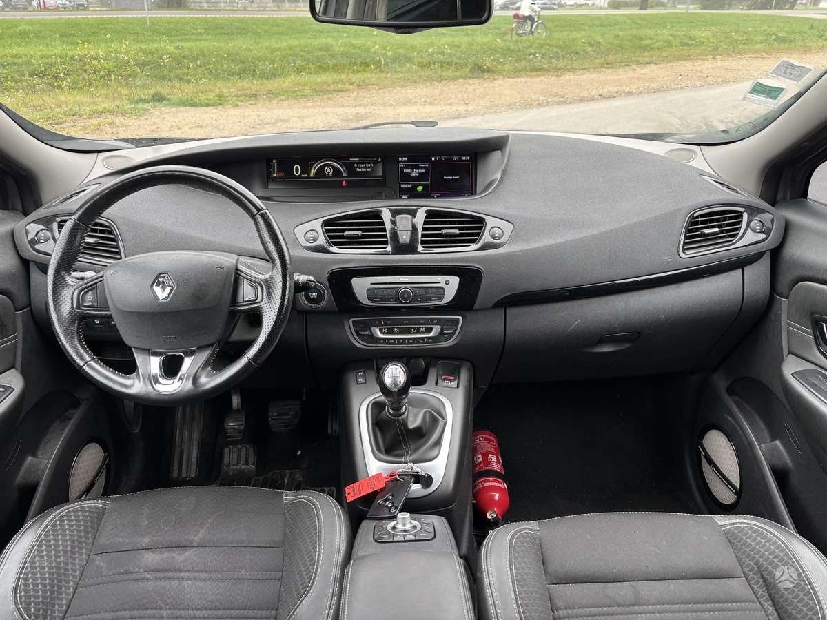 Renault Grand 2015 — photo 13