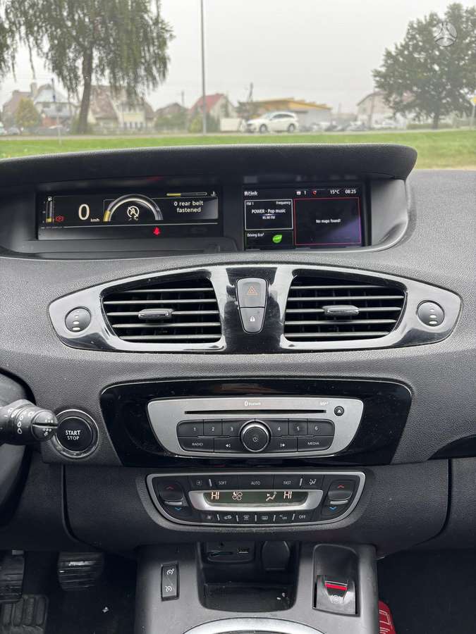 Renault Grand 2015 — photo 22