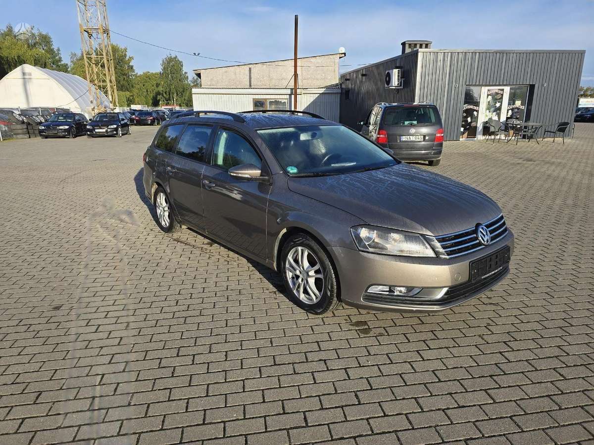 Volkswagen Passat, 2011