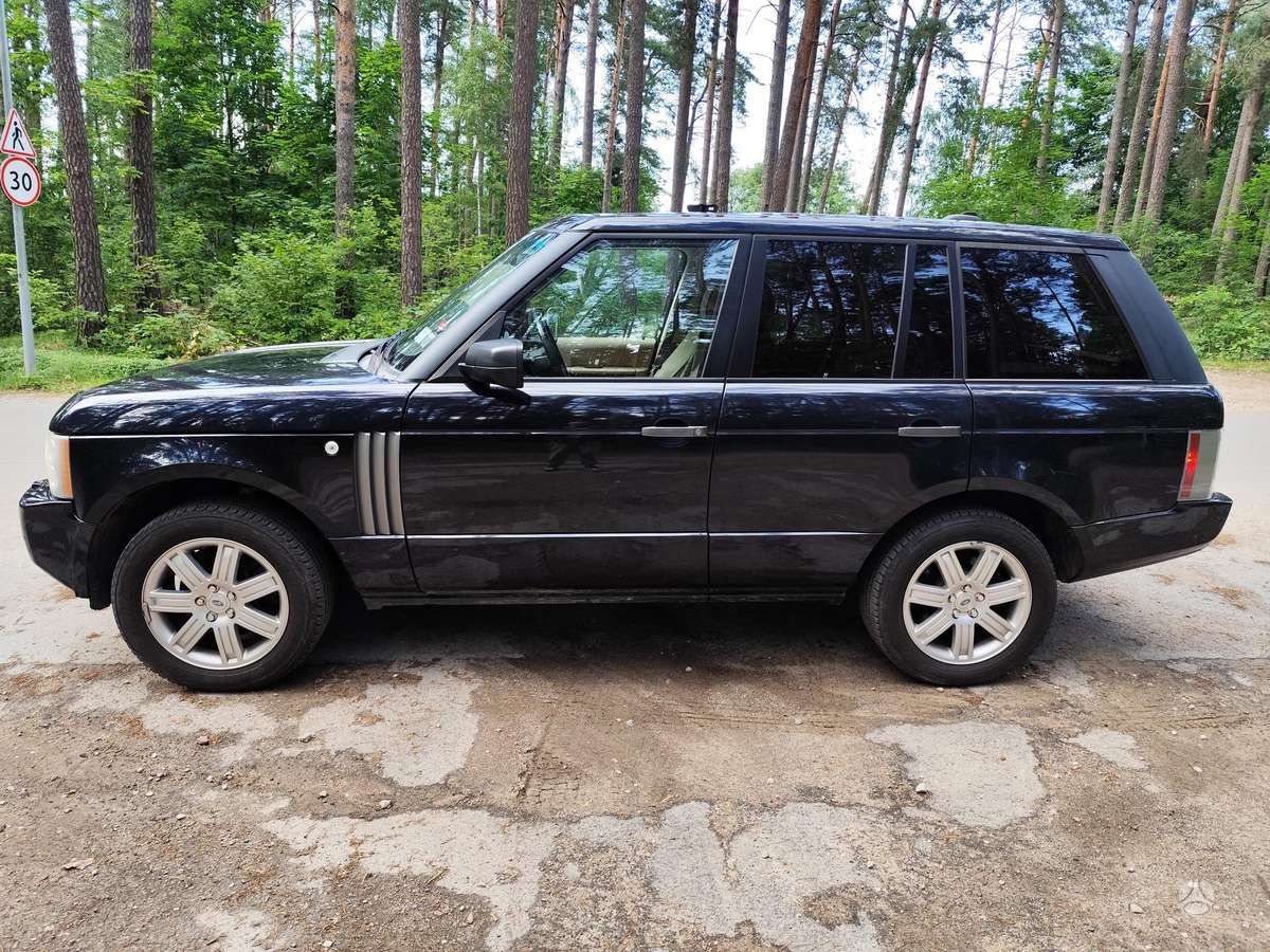 Land Rover 2008 — rear view