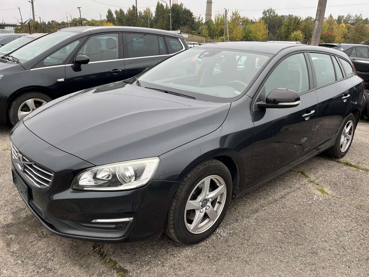 Volvo V60 2015 — фото 13