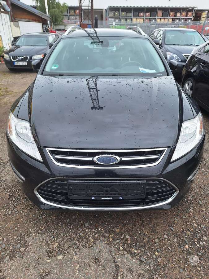Ford Mondeo 2011 — салон