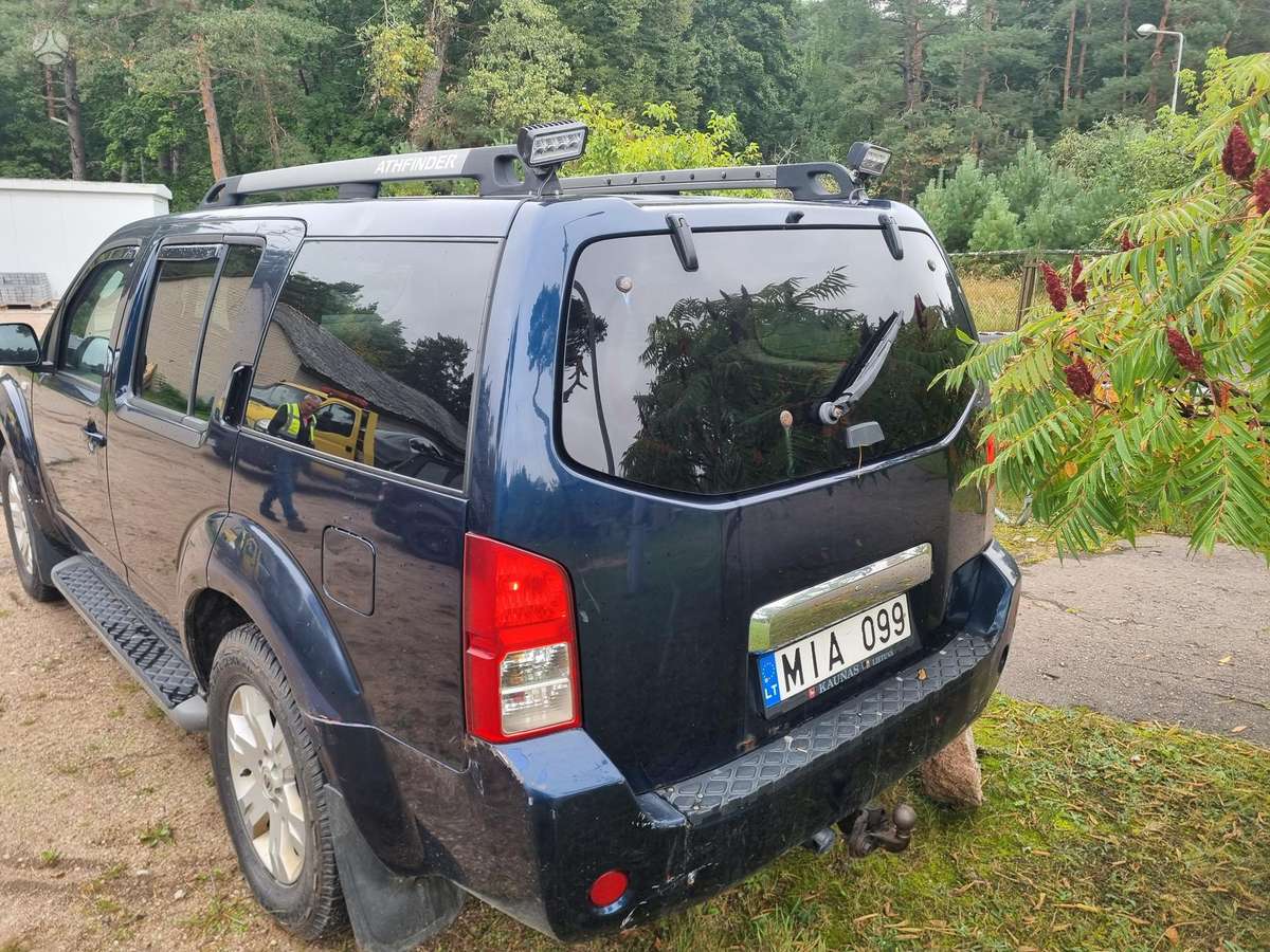 Nissan Pathfinder 2005 — engine 2500 cm³, 174 HP (128kW)