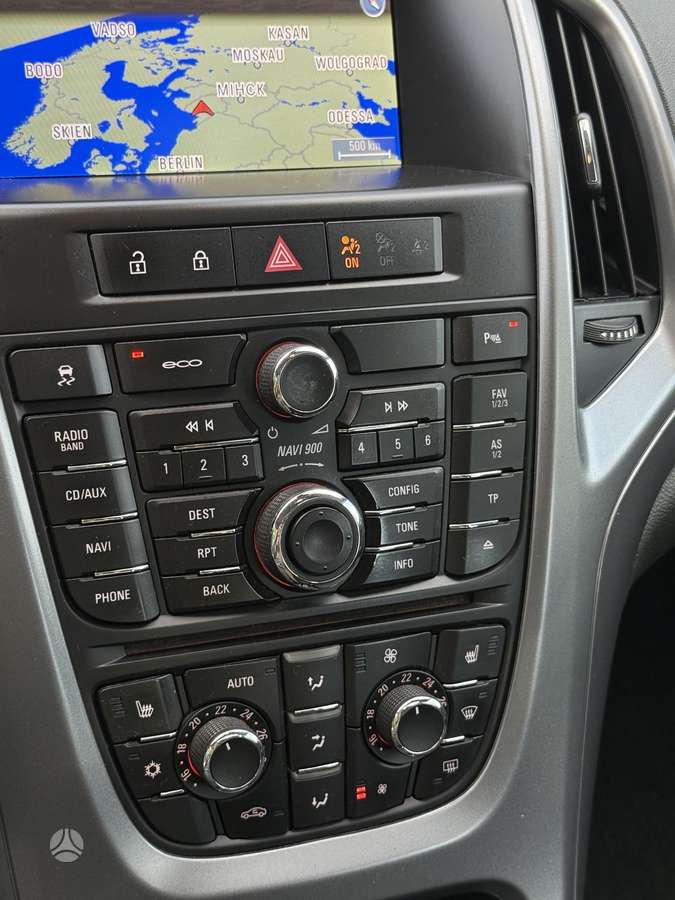 Opel Astra 2013 — photo 12