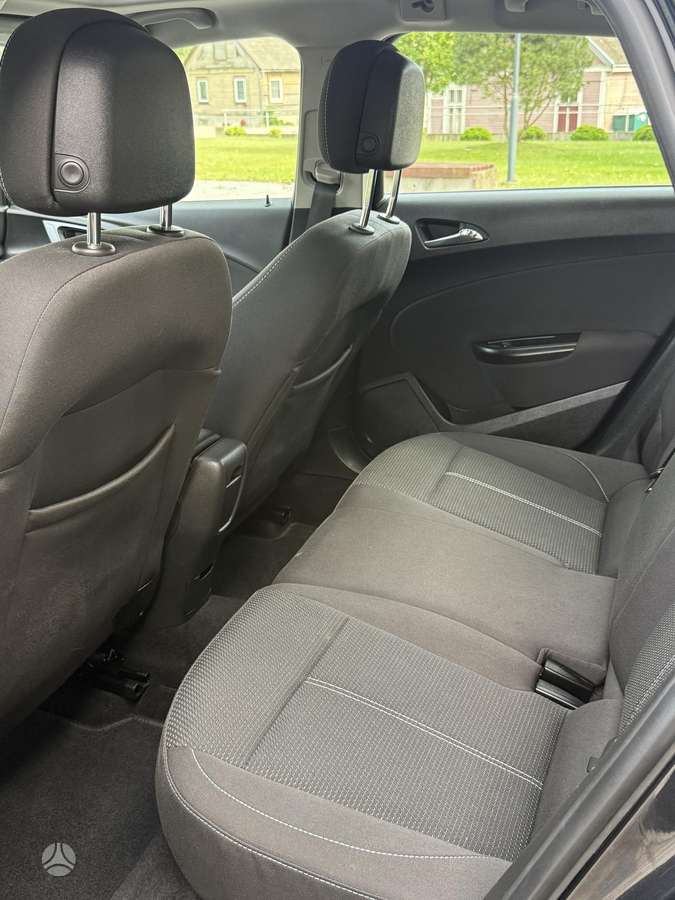 Opel Astra 2013 — photo 20