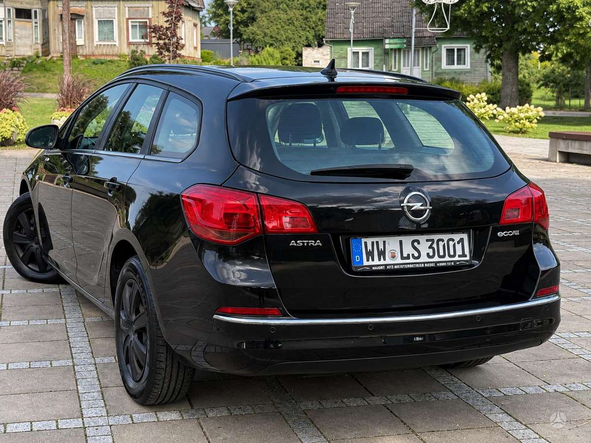 Opel Astra 2013 — photo 5