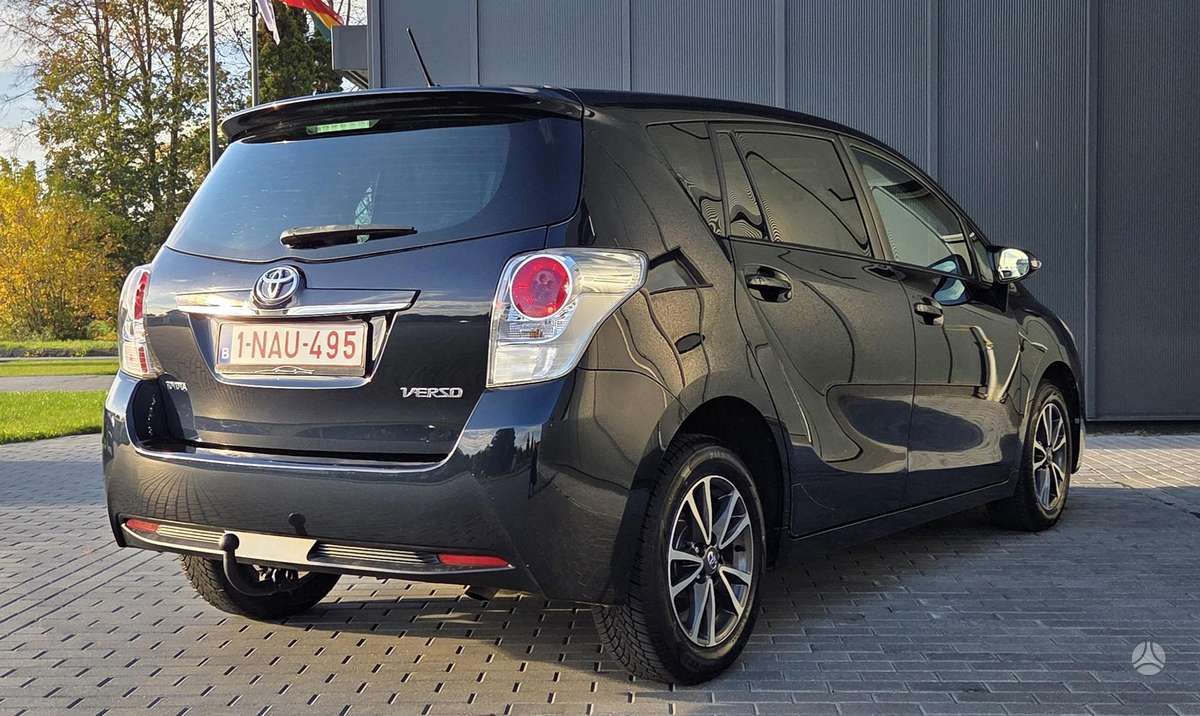 Toyota Verso 2014 — engine 1598 cm³, 111 HP (82kW)