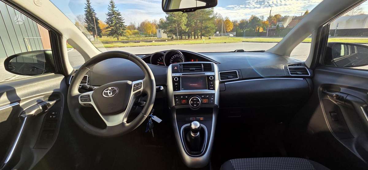 Toyota Verso 2014 — photo 9