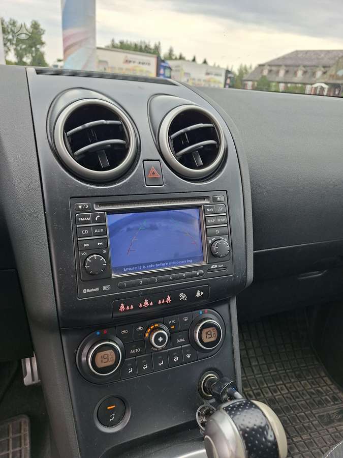 Nissan Qashqai 2009 — photo 12