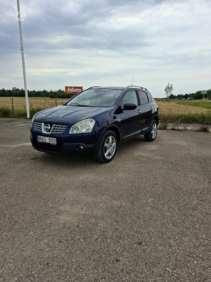 Nissan Qashqai 2009 — rear view