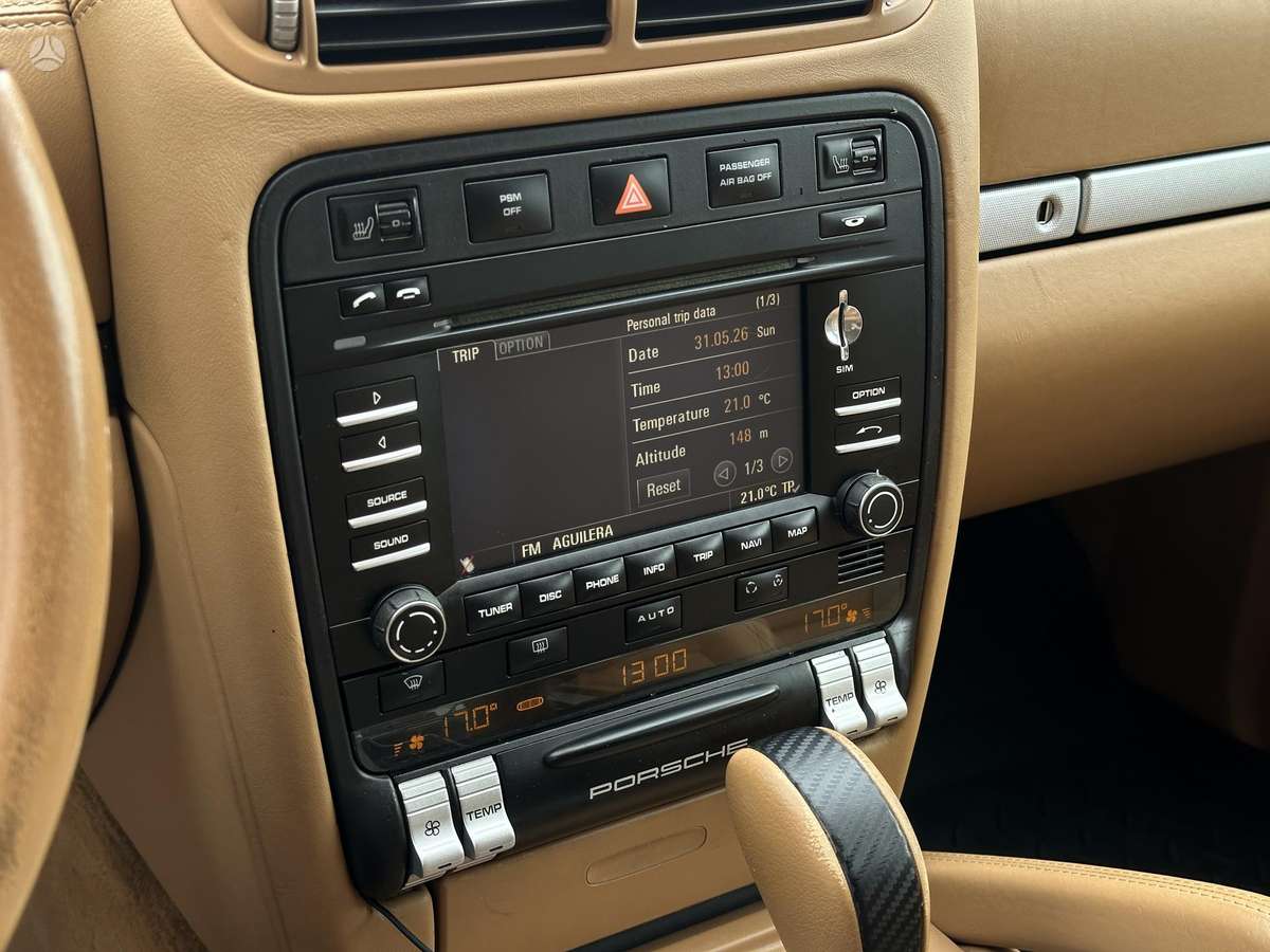 Porsche Cayenne 2010 — photo 14